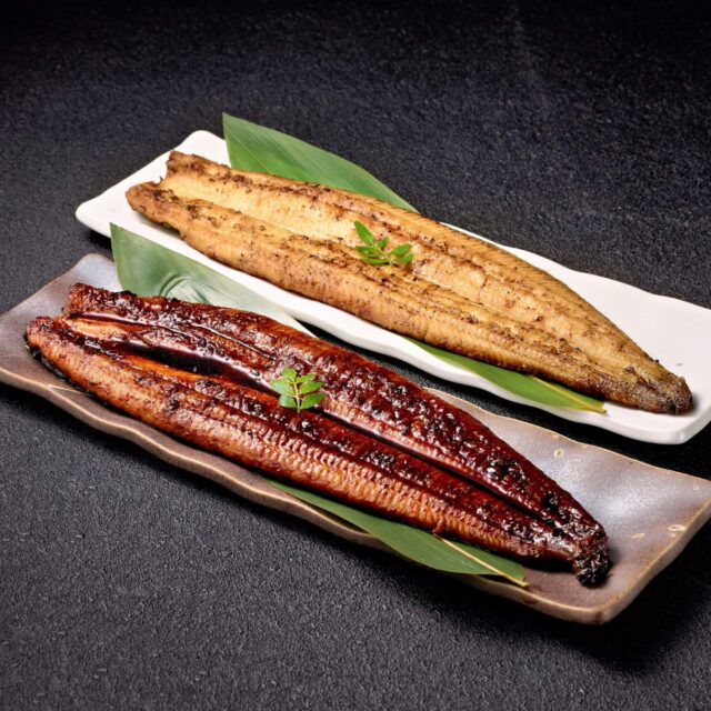 蒲焼・素焼 各一尾