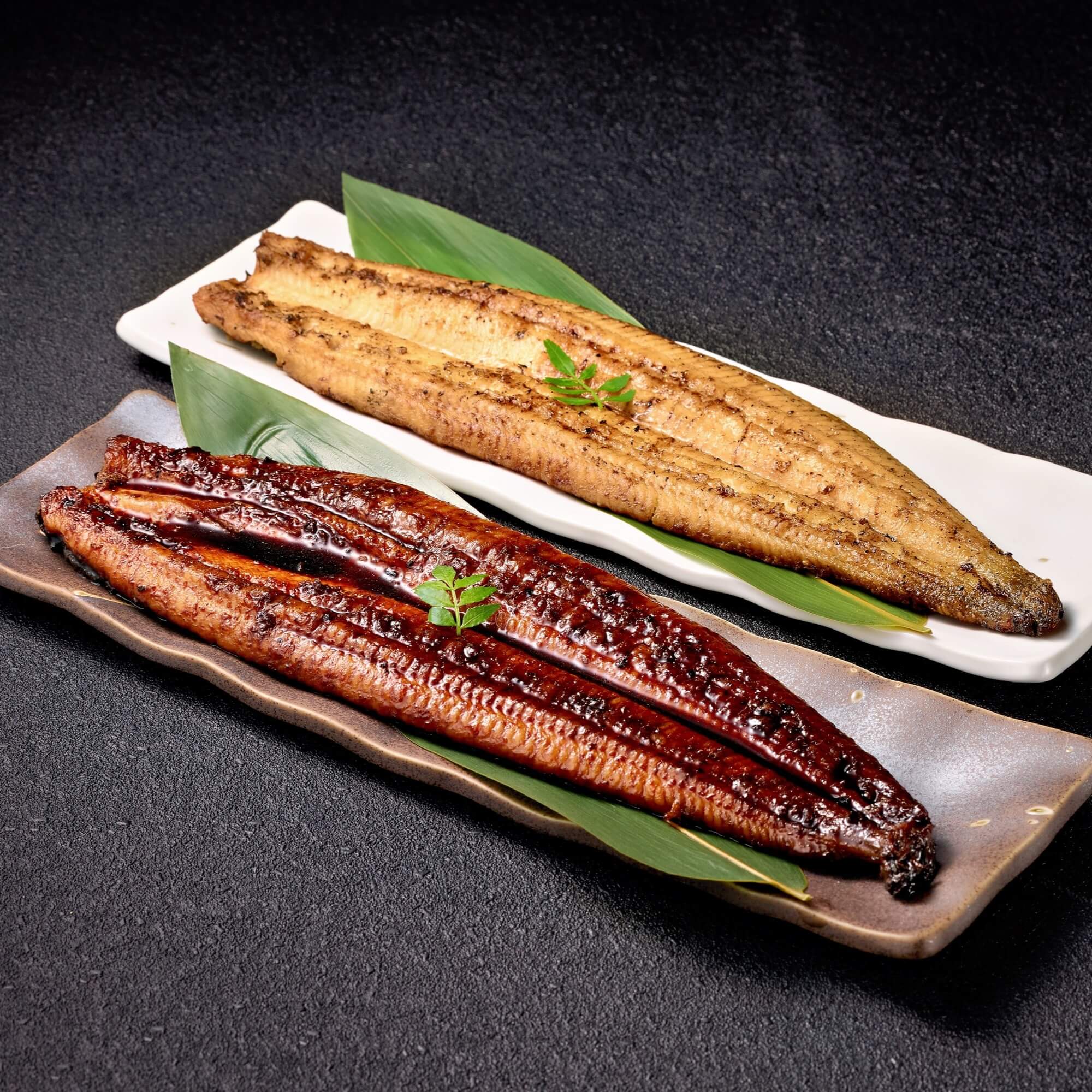 蒲焼・素焼 各一尾