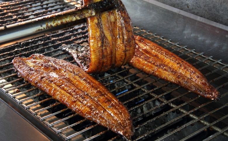 うなぎの炭火焼き