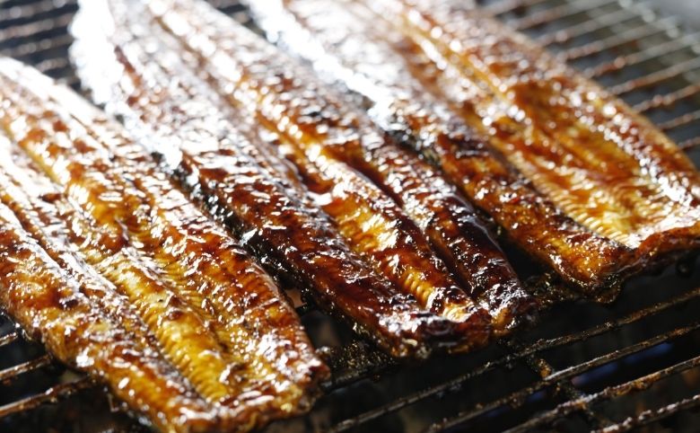 うなぎの炭火焼き