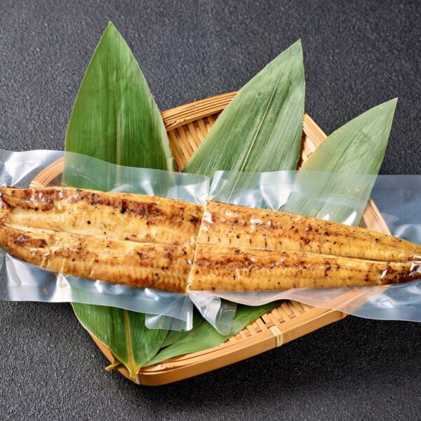 【ご自宅用・簡易包装】国産特大サイズ うなぎ白焼き 約215g(真空パック)藻塩付き