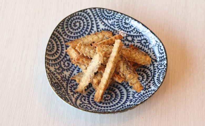山美世のうなぎの骨せんべい