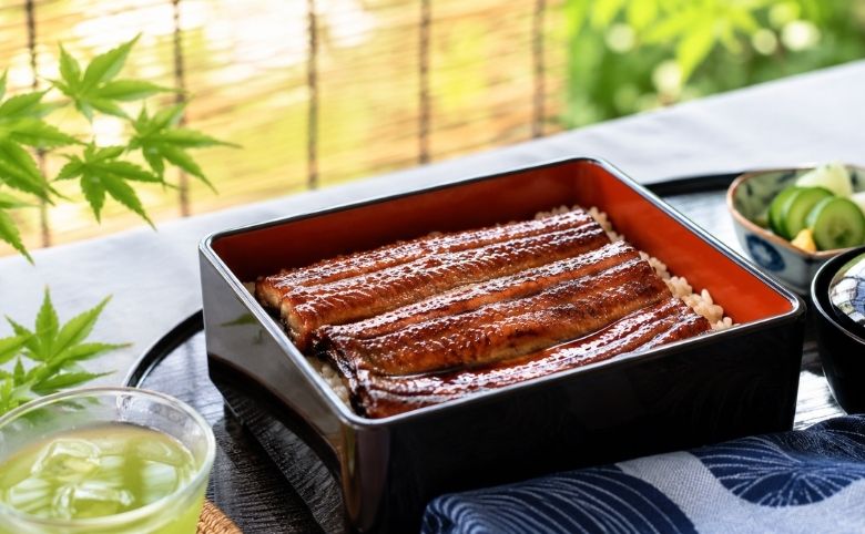 うなぎの旬は夏だけじゃない?美味しい時期と天然・養殖の違いを解説