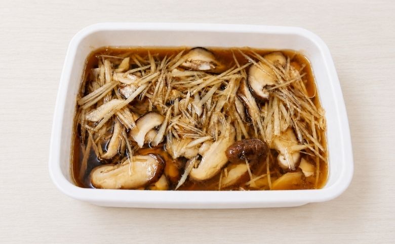 うなぎの煮凝りレシピ器に流す